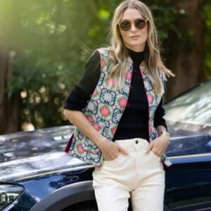 Julia Amory Quilted Wellington Vest Size S Floral Cotton Reversable Chic Fall